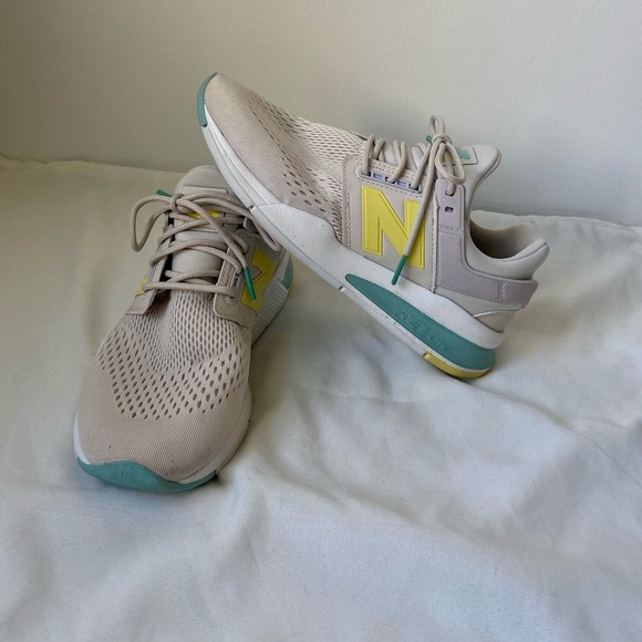 Balance 247 Sneaker Revlite Cream 